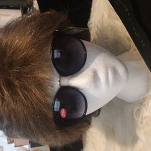 Tony of Beverly Ladies Wig.